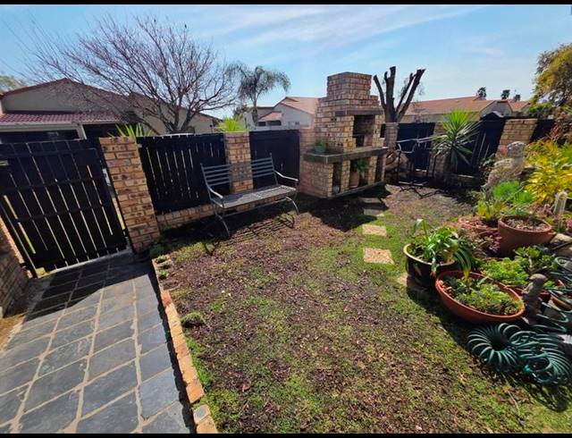 2 BEDROOM TOWNHOUSE FOR SALE IN ELSPARK